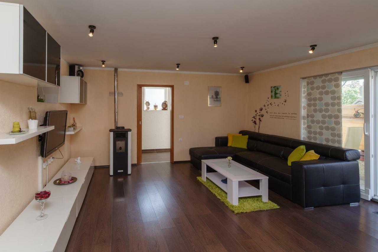 Apartment Sarar Цриквеница Экстерьер фото